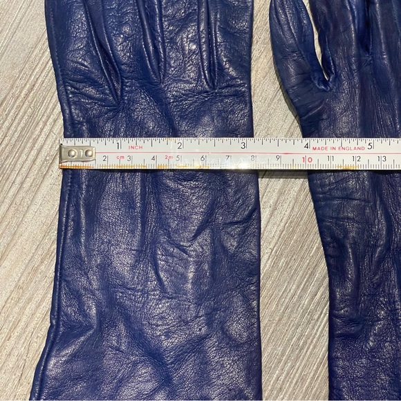 Leather gloves w silk lining, vibrant blue, spring/fall, 4 button/mid-arm length - Picture 4 of 10
